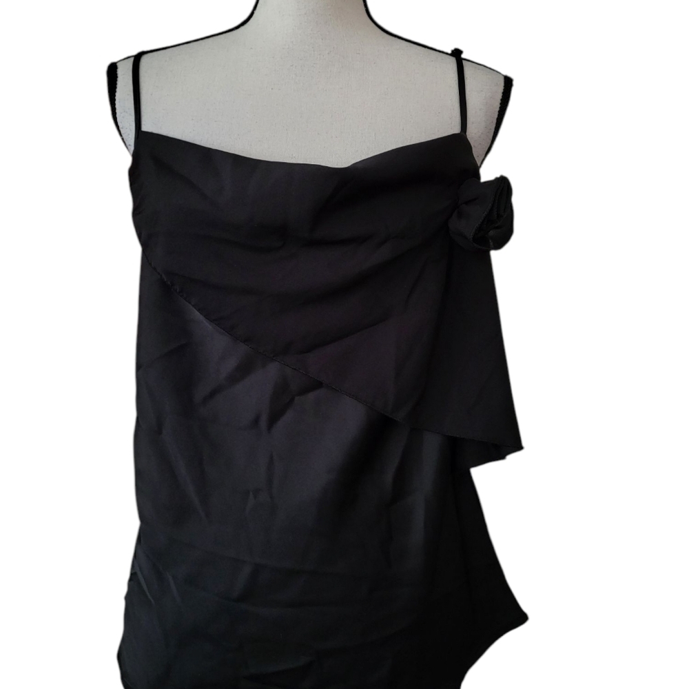 💕Know One Cares Black Sleeveless Tank Top With Rosette Flower. Size M New